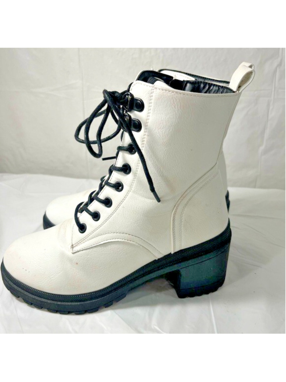 Mia Penelope White Combat Boots Sz 5.5 Women’s.
